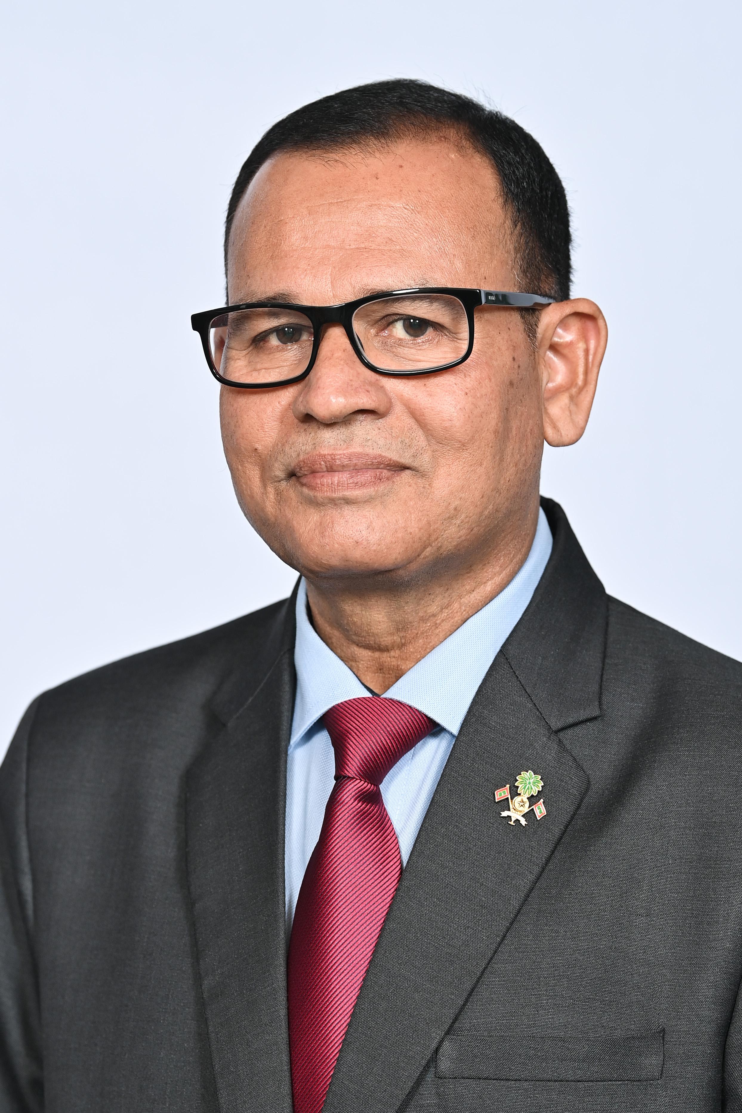 އާދަމް ޝަރީފް ޢުމަރު