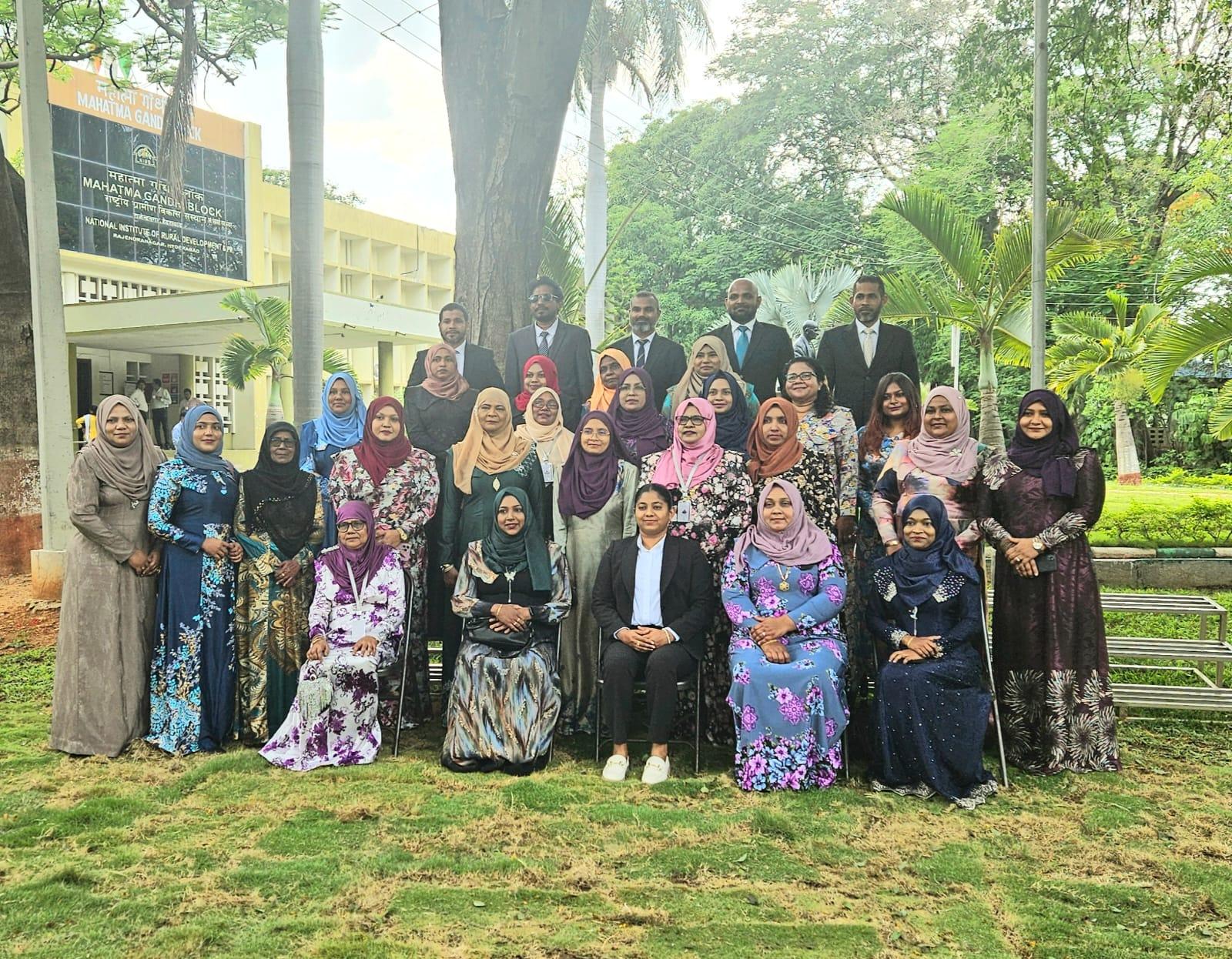 "ކެޕޭސިޓީ ބިލްޑިންގ އެންޑް ޓްރެއިނިންގ އޮފް މެމްބަރސް އޮފް ލޯކަލް ކައުންސިލްސް އެންޑް ވިމެންސް ޑިވެލޮޕްމަންޓް ކޮމިޓީ އެންޑް ސްޓާފް އޮފް ލޯކަލް ގަވަރމަންޓް އޮތޯރިޓީ" ތަމްރީން ޕްރޮގްރާމުގެ 5 ވަނަ ބެޗް އިންޑިއާގައި ކުރިއަށް ގެންގޮސްފި!